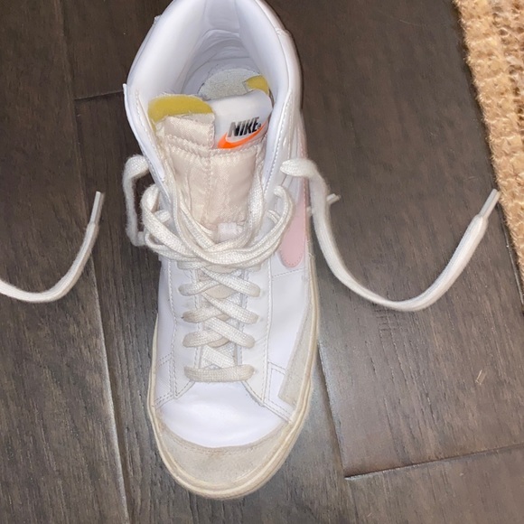 Retro Nike shoes - Picture 2 of 6